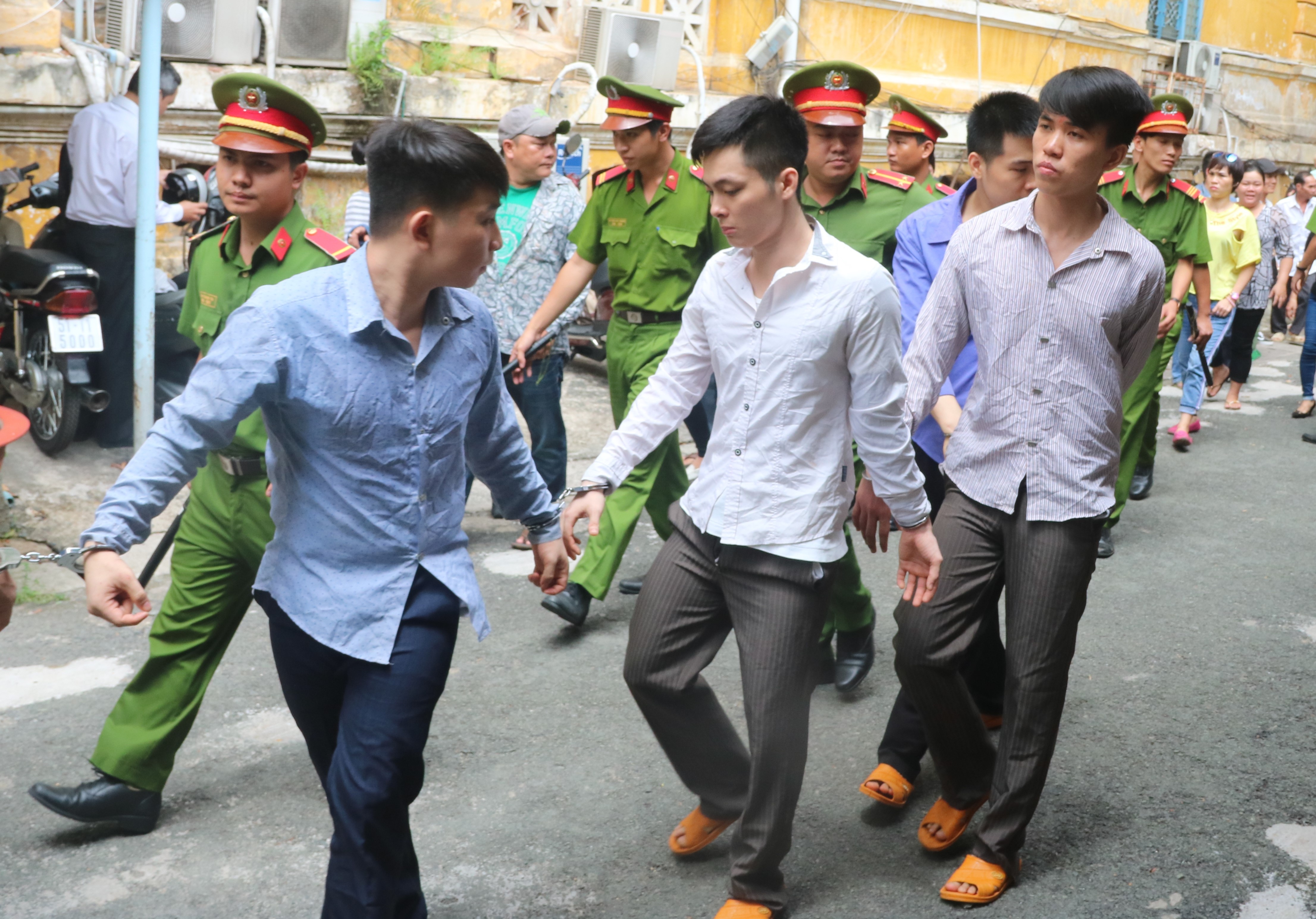 Cưỡng đoạt tài sản của người bán dâm ảnh 2 Cuong doat tai san cua nguoi ban dam anh 2