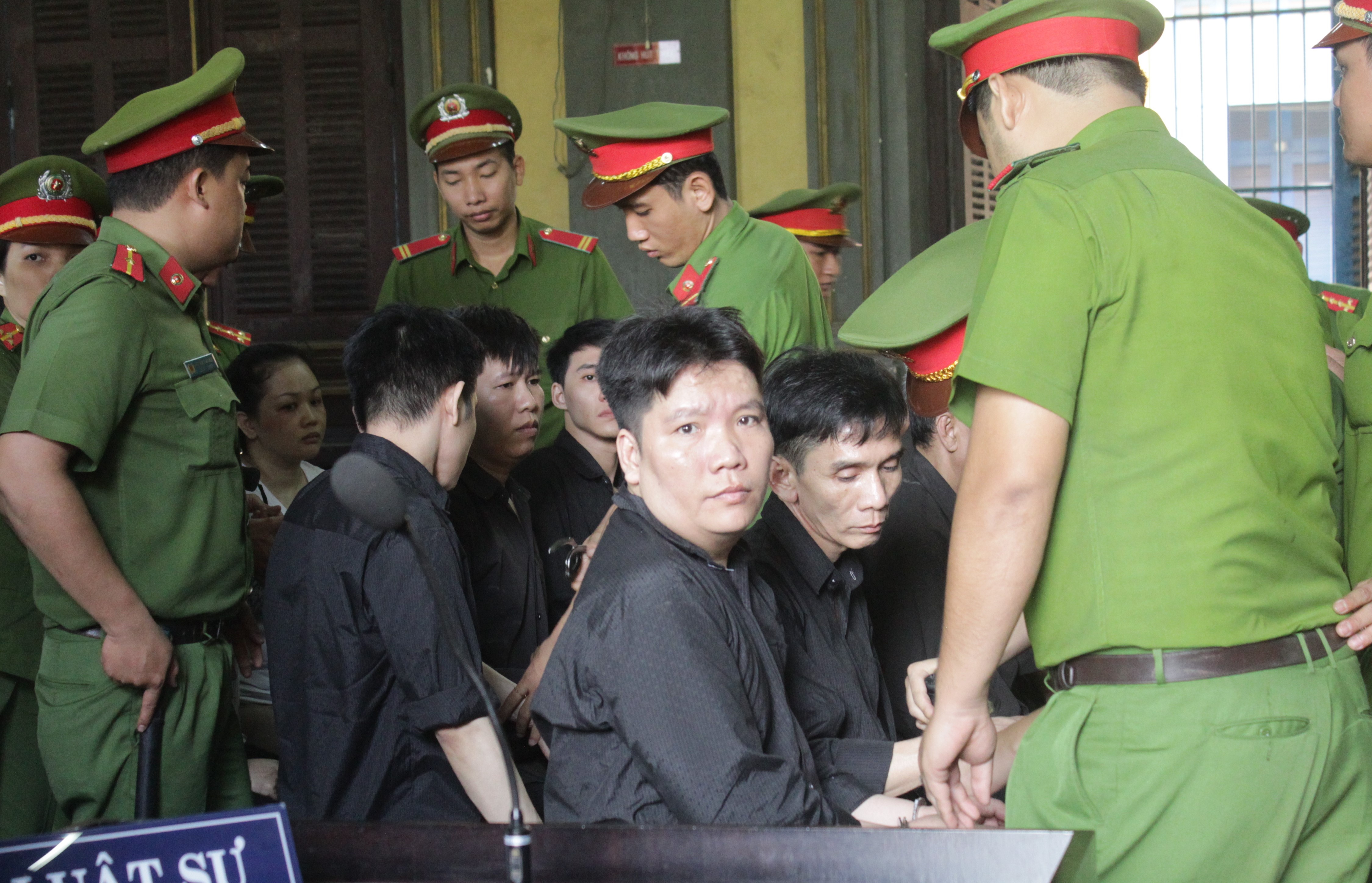 tuyen an duong day mua ban ma tuy xuyen quoc gia anh 1