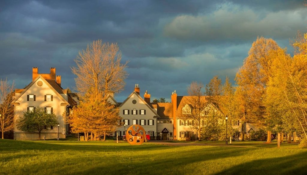 den My song nhan 10.000 USD anh 6