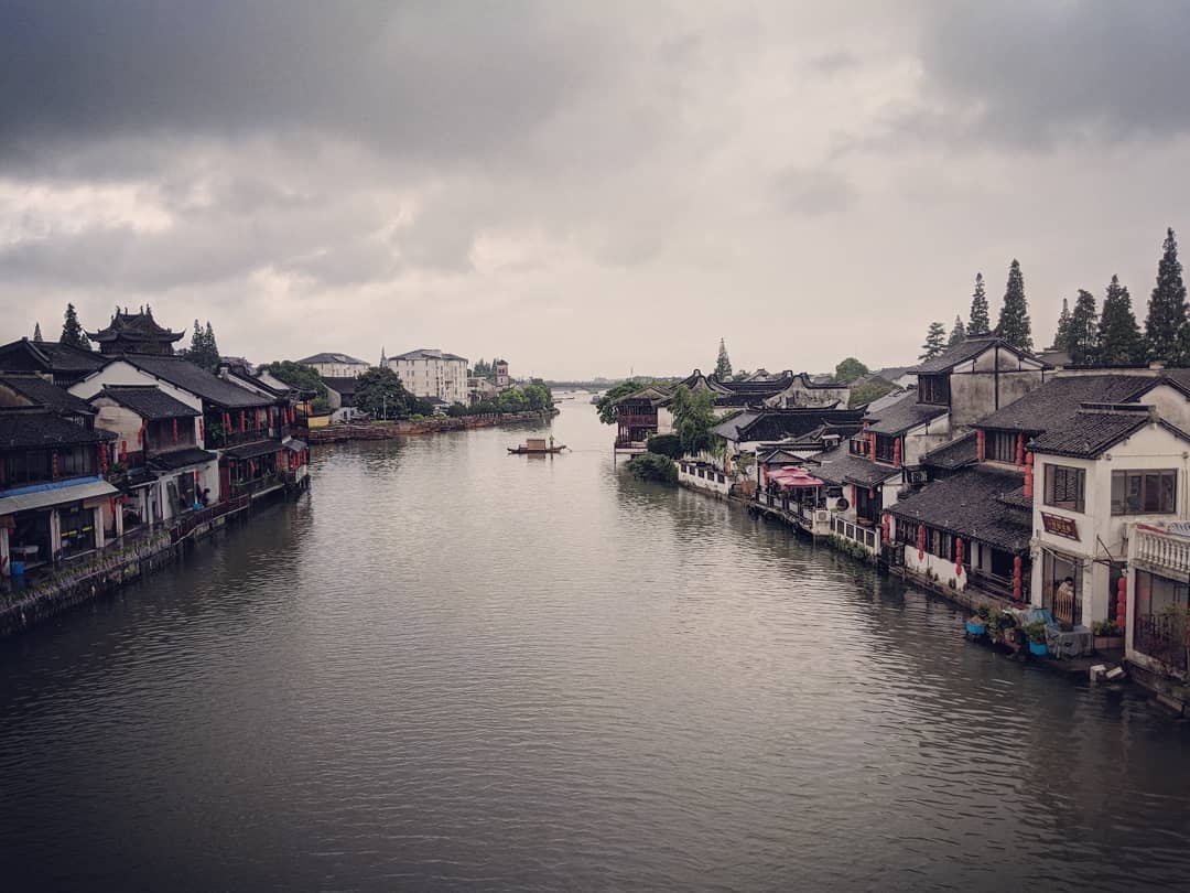 Phim truong Thuong Hai anh 1