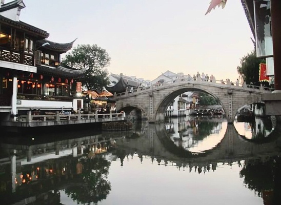 Phim truong Thuong Hai anh 3