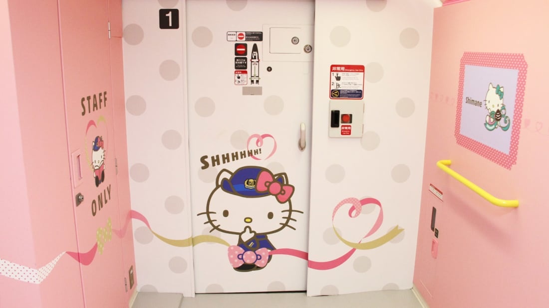 tau Hello Kitty anh 8