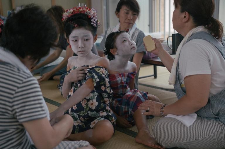 Le hoi nguoi chet o Nhat Ban: Khoanh khac giao thoa cua hai the gioi hinh anh