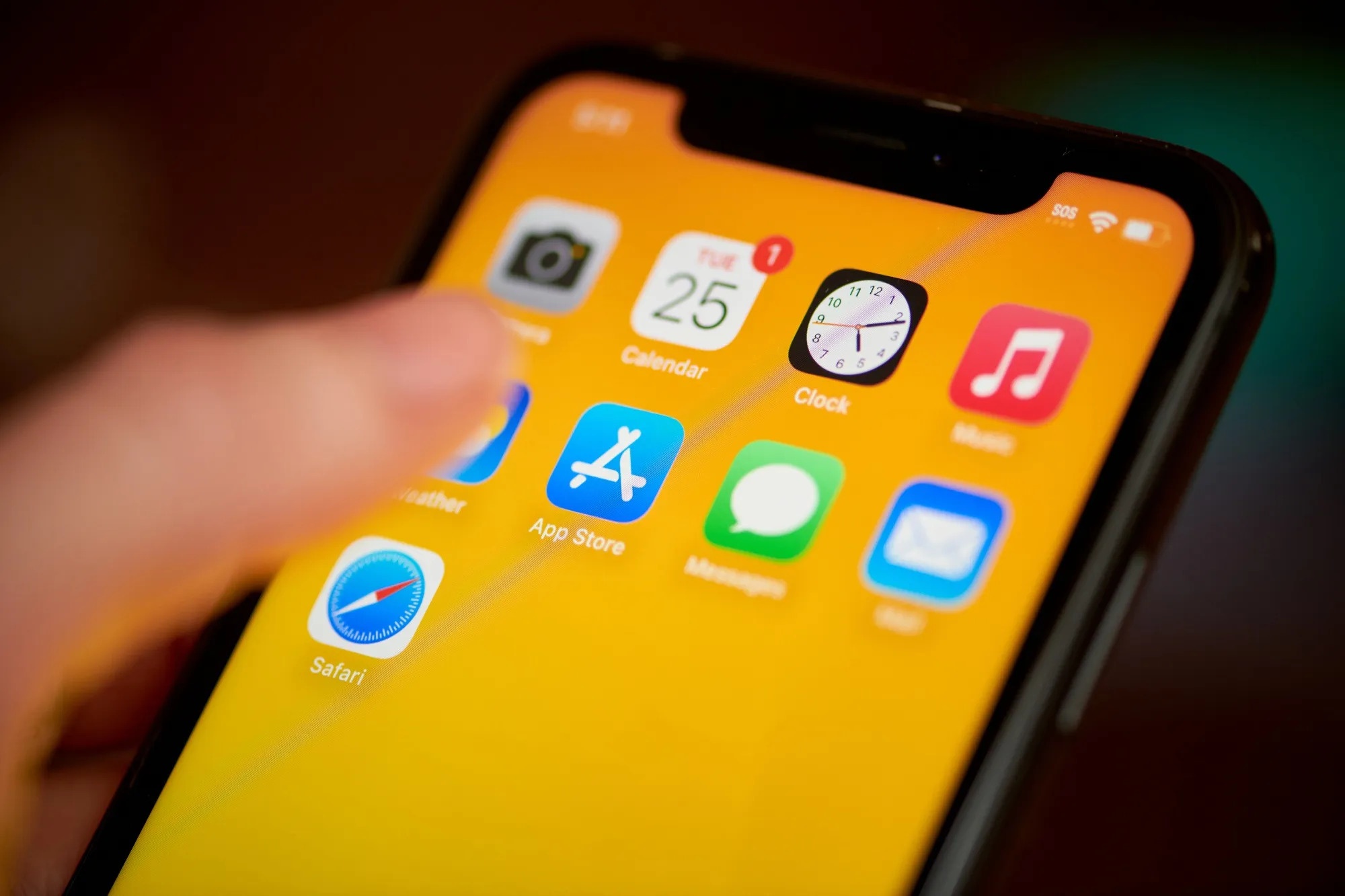 Doanh thu App Store lap ky luc nho lan song AI hinh anh