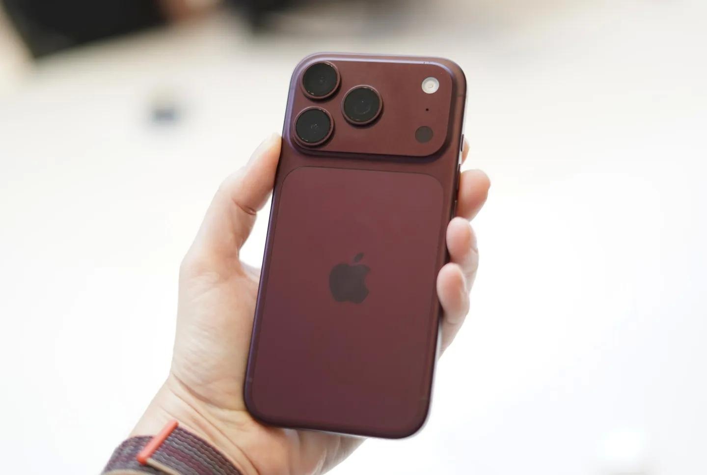 Chi tiết iPhone 18 Pro Max: Ít đổi ngoại hình, nhiều nâng cấp bên trong