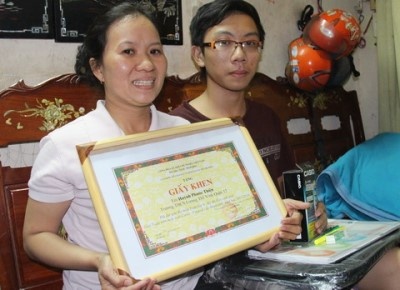 Mon qua vo gia cua nguoi me quet rac hinh anh