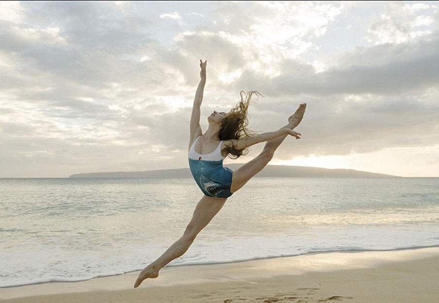 Vu cong trinh dien tu nha ga den nga tu duong pho hinh anh