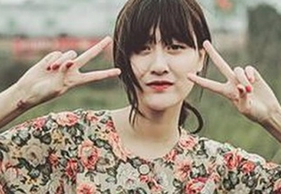 Hot girl Ha Lade dang o giai doan khung hoang? hinh anh