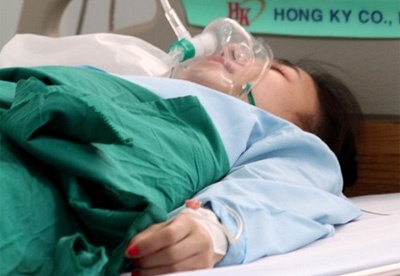 Nhung hot girl gap van xui hinh anh