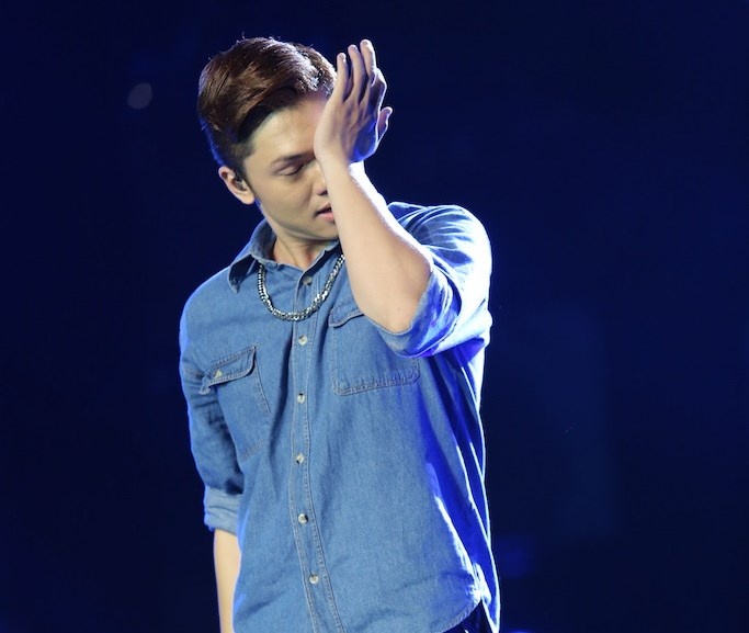 Rainy Duong va Gia Bao khoc tren san khau Hoc vien ngoi sao hinh anh