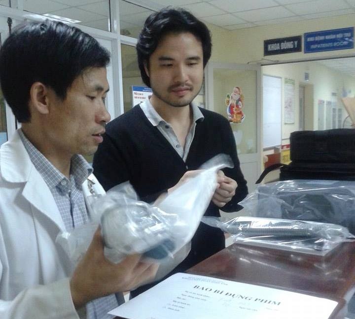 Cong dong mang quyen gop mua may tho cho tre bi soi hinh anh