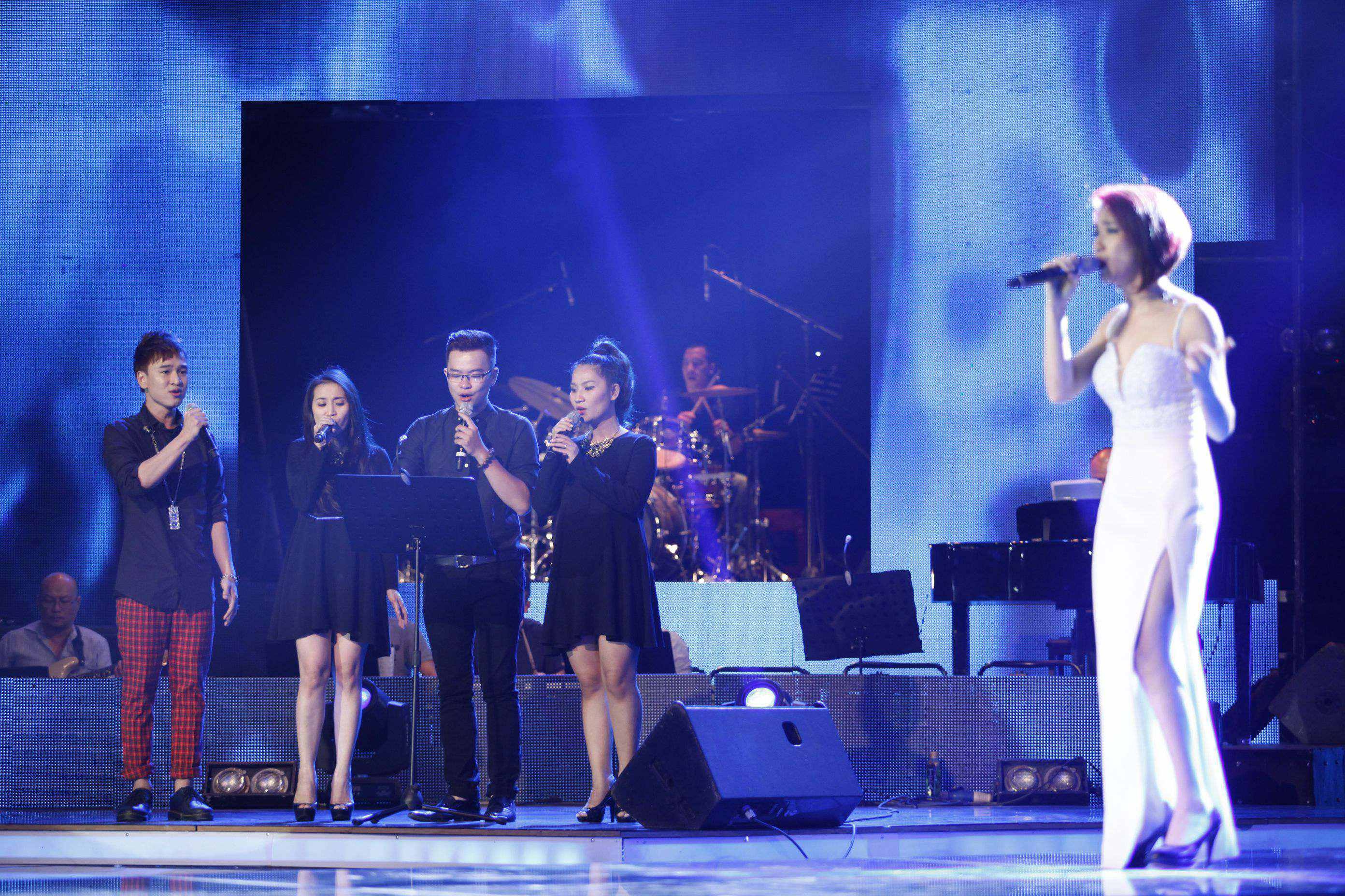 Hoa Minzy khang dinh phong do voi ca khuc 'Roi' hinh anh