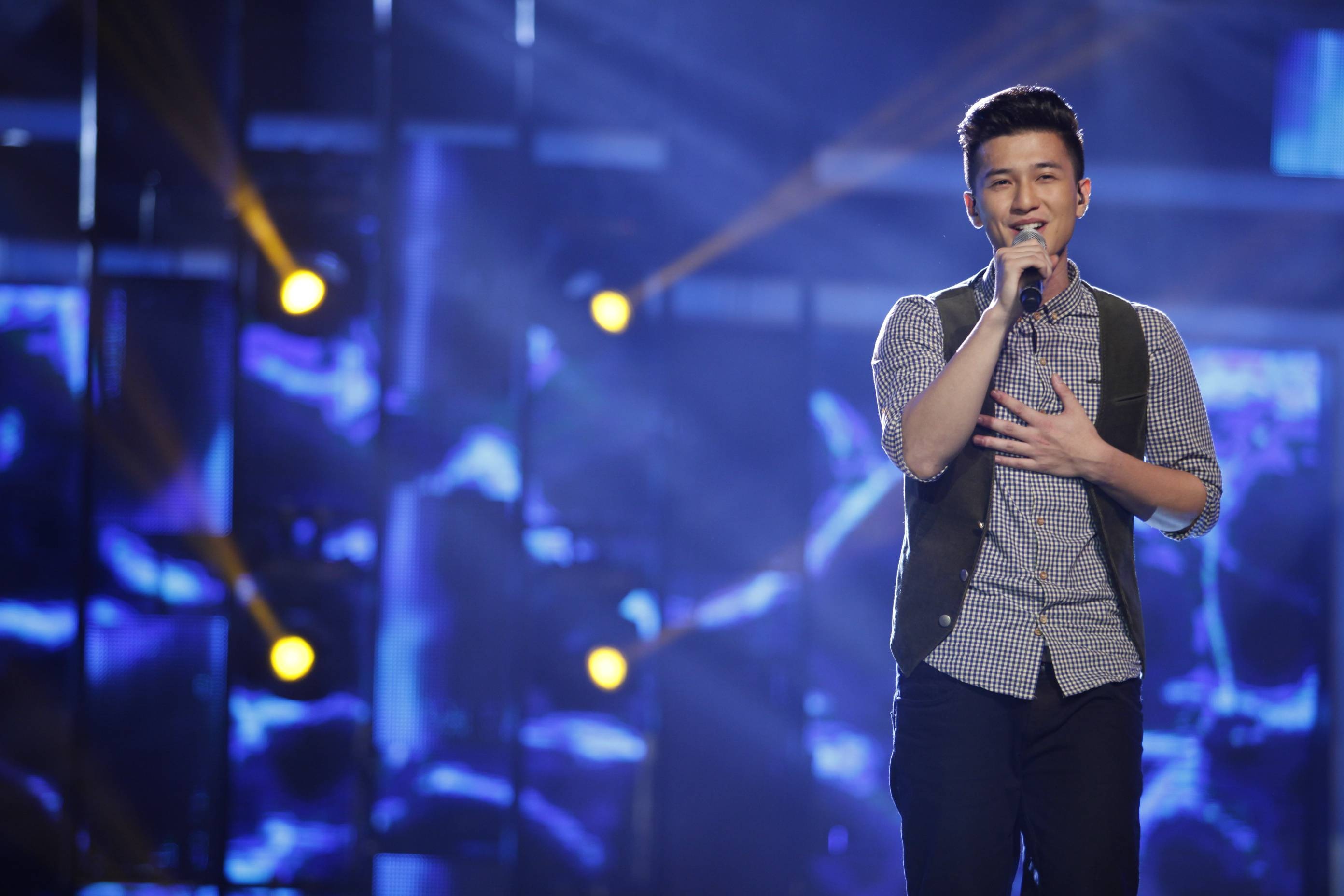 Huynh Anh hat 'I love you' khien fan nu muon bo chay hinh anh