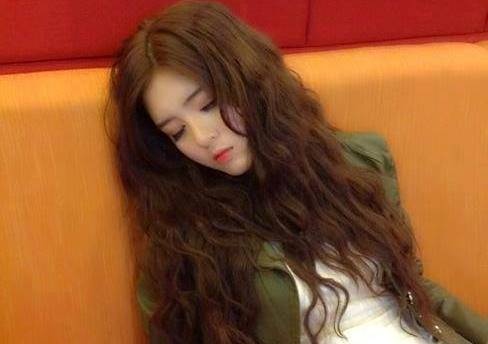 Khoanh khac an ngu hon nhien cua hot girl Viet hinh anh