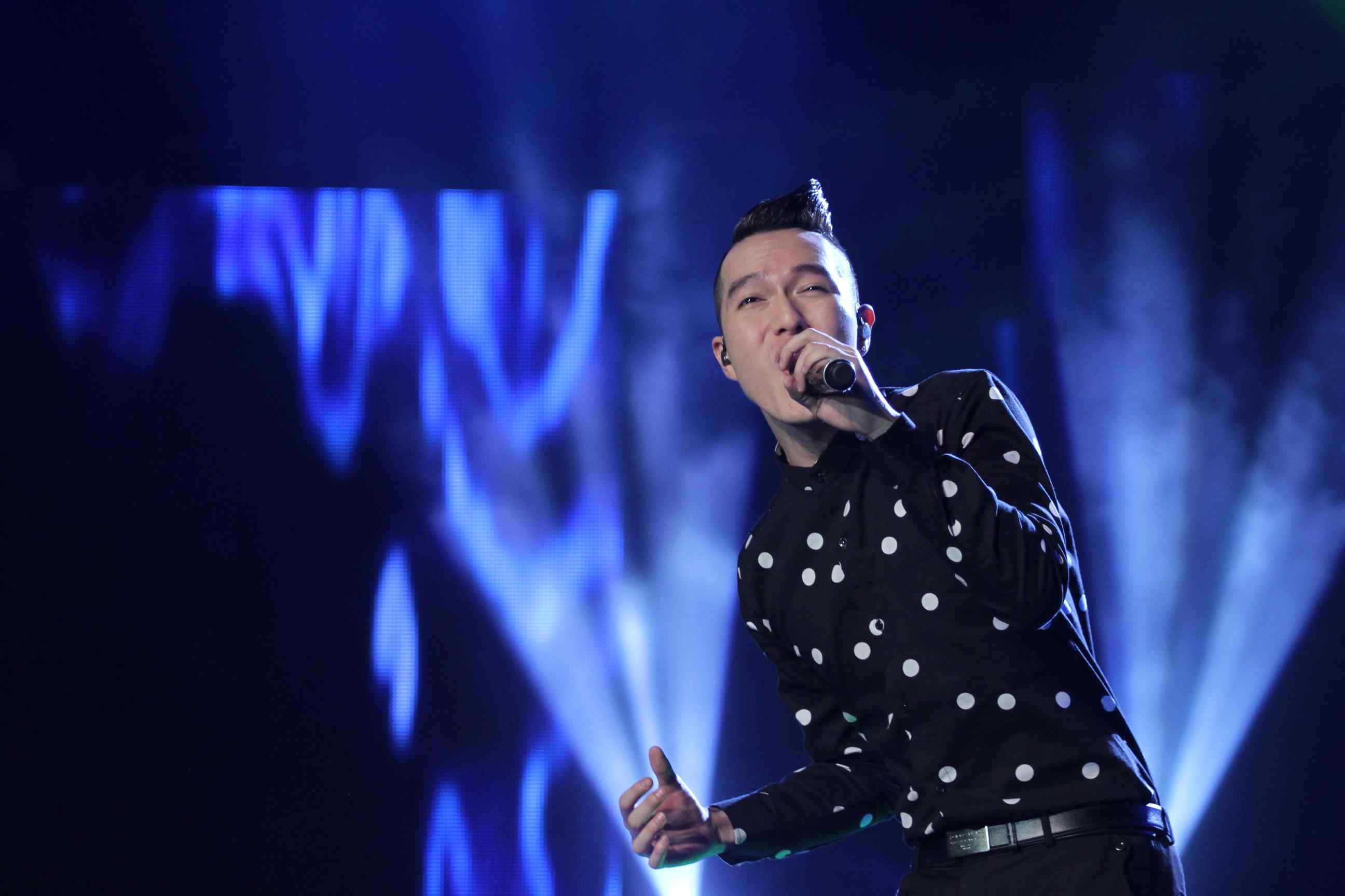 Minh Chau - 'Mua roi lang tham' hinh anh