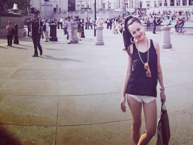 DJ Tit dien sooc sieu ngan o chau Au hinh anh