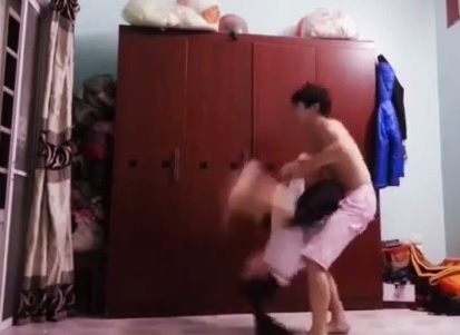 Nu hon nhao lon 30 giay hinh anh