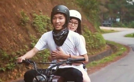 Trang Tooc cover TV in Black and white hinh anh