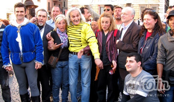 Marcel được rất nhiều người dân Roma yêu mến.