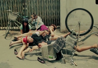 Clip hai 'Tuoi tho du doi' khien nguoi xem boi hoi hinh anh