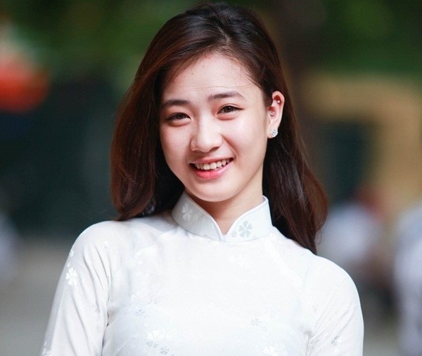 6 nu sinh Viet noi tieng nho ve dep tu nhien hinh anh