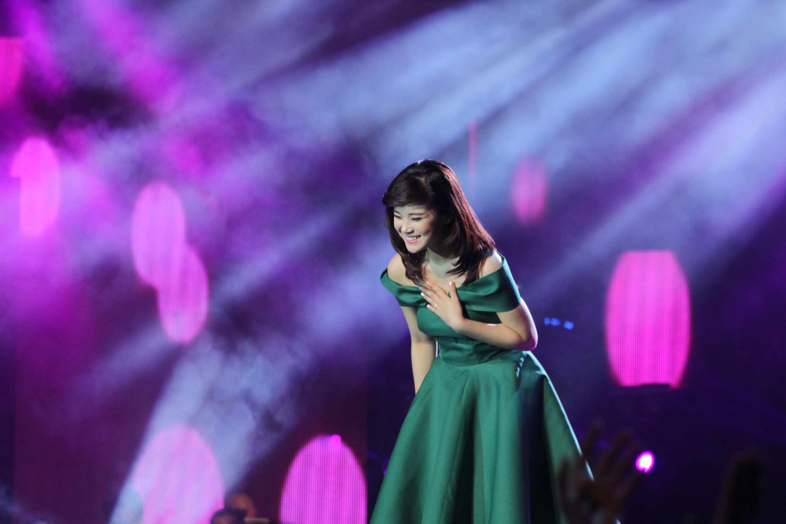 Song nhu nhung doa hoa - Hoang Yen Chibi hinh anh