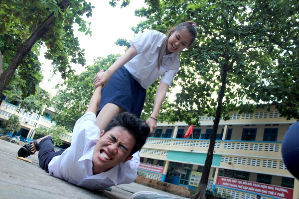 Bi mat ve cap doi anh tho may va chi Dai du dan hinh anh