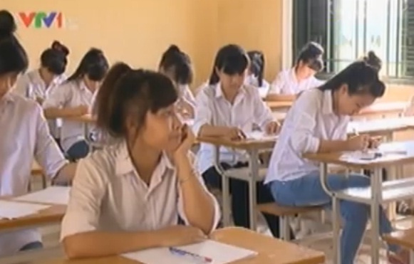 Gop chung ky thi tot nghiep va dai hoc de giam cang thang hinh anh