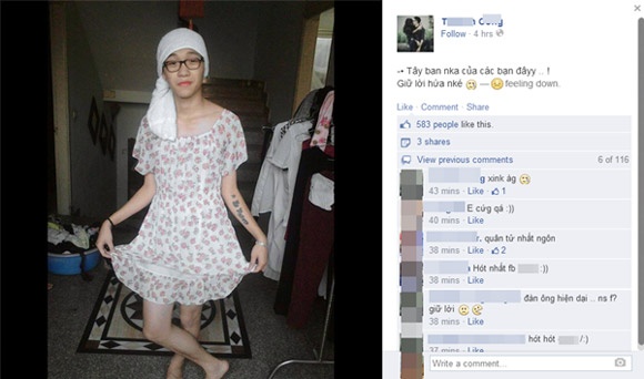 Chang trai mac vay, boi son sau tran thua cua Tay Ban Nha hinh anh