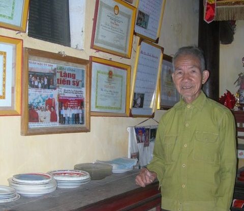 Que ngheo nuoi toan tien si hinh anh