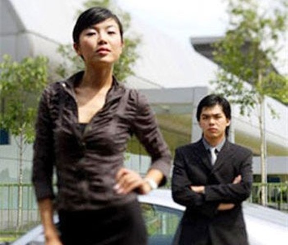 Clip bi kich cua nguoi dan ong lay vo la cap tren hinh anh