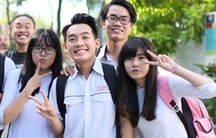 Pho Dac Biet hoa nam sinh sieu quay trong hau truong Pho 12 hinh anh