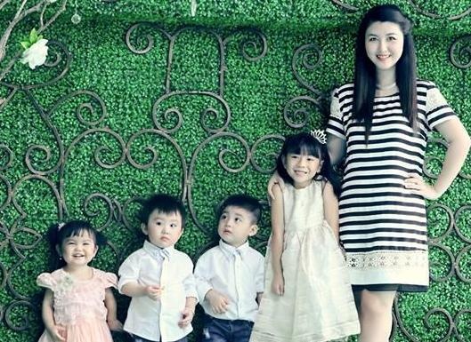 Nguoi dep mien Tay gianh giat ba con tu tay tu than hinh anh