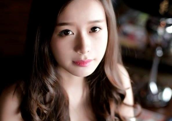Hot girl nua ty dong kho so vi bi nghi 'chem gio' hinh anh