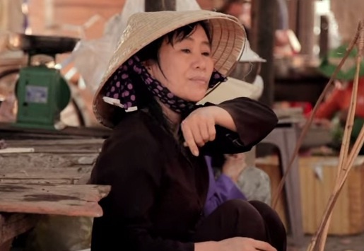Clip ve me thon thuc trai tim nguoi xem mua Vu Lan bao hieu hinh anh