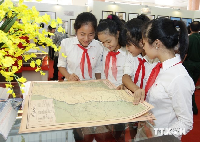 Da Nang bien soan tai lieu giang day ve quan dao Hoang Sa hinh anh