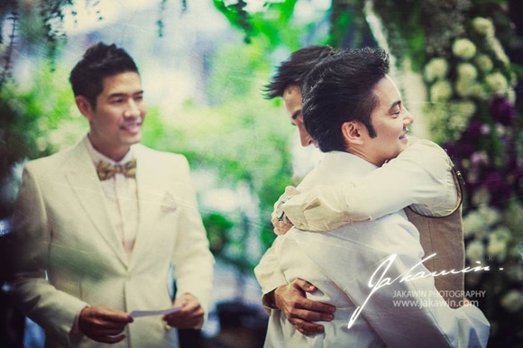 Le cuoi lang man cua DJ dong tinh noi tieng Thai Lan hinh anh