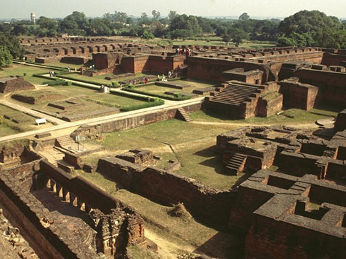 Dai hoc An Do mo cua lai sau 800 nam hinh anh