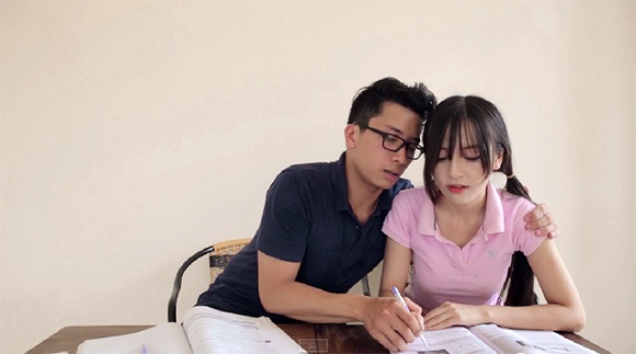 Clip Xuka bi Dekhi tan tinh hinh anh