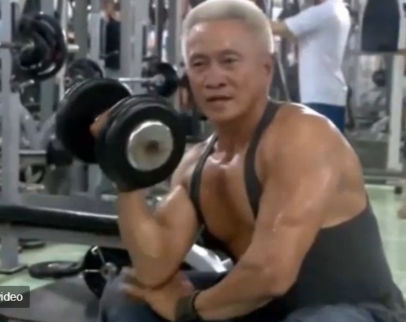 Clip luc si U70 co bap 6 mui duoc nguong mo hinh anh