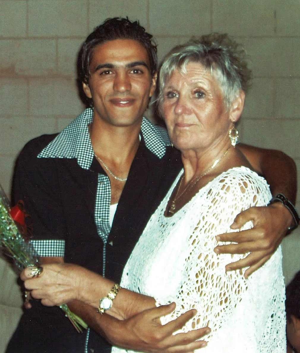 Dorothy 70 tuổi cùng người chồng 21 tuổi.