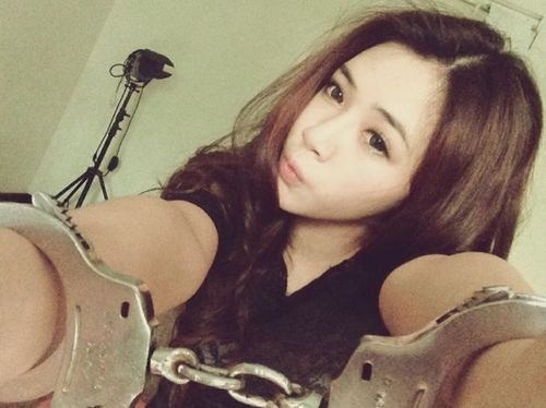10 anh chup tu suong khien hot girl Viet gap rac roi hinh anh