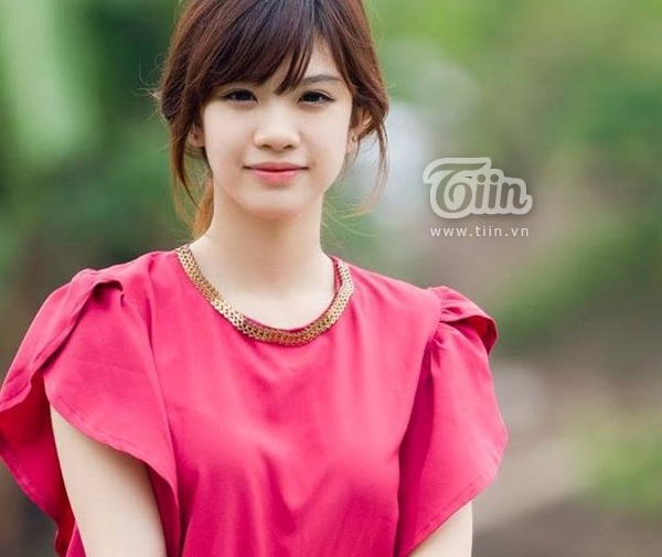 Nu sinh Kien truc xinh dep nhu dien vien hinh anh
