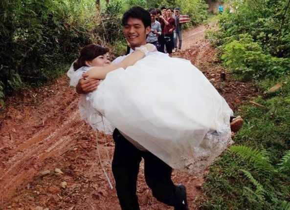 Am vo tren tay, 9X duoc phong chu re cua nam hinh anh