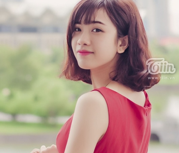 Vẻ đẹp của Hồng Nhung được nhiều người ví von như diễn viên Hàn Quốc