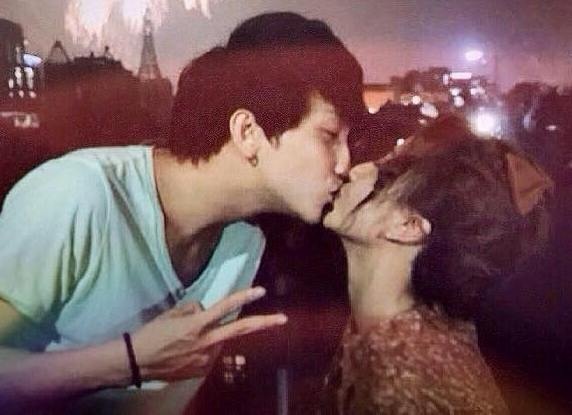 Be Tran hon Quynh Anh Shyn say dam giua dem phao hoa hinh anh