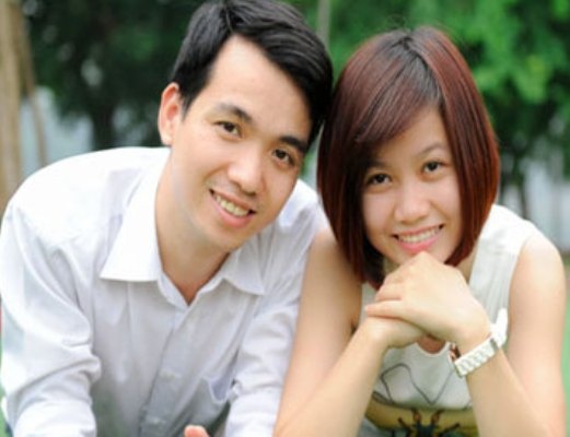 Chuyen tinh chang gia su bat dac di va co tro lem linh hinh anh