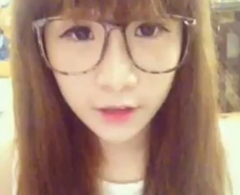 Clip nhac chang viec phai lam trong 20/10 cua 9X xinh xan hinh anh