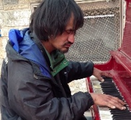 Clip nguoi vo gia cu choi dan hut 3 trieu luot xem hinh anh