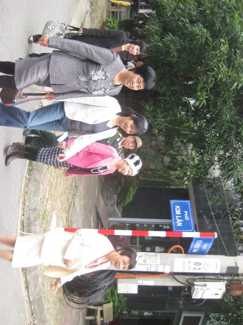 Nha van Kim Lan co ten tren cum pho van nghe si hinh anh